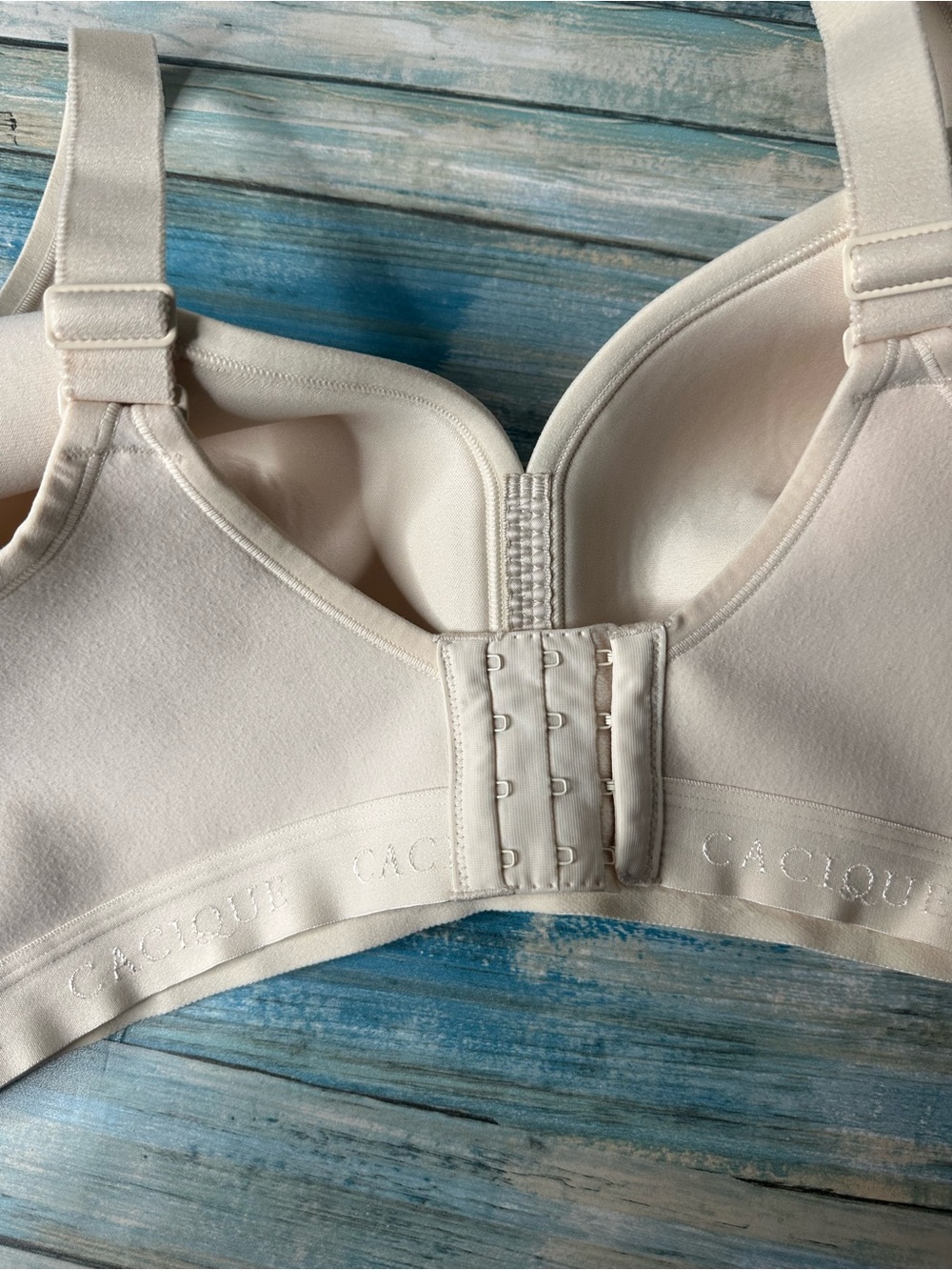 Cacique Seamless Full-Coverage Wireless Bra in Off-White 42 DD - Picture 3 of 8